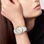 CHANEL - J12 Diamantlünette Uhr Kaliber 12.1, 38 MM