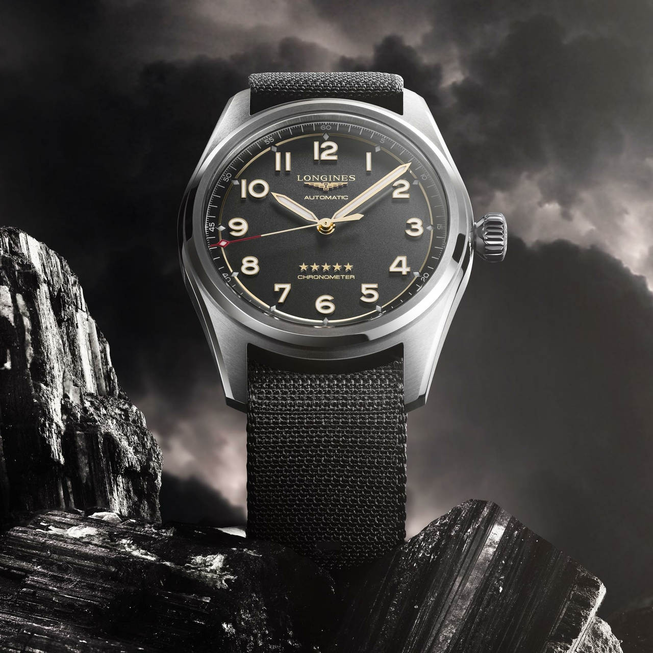 Longines_L3.811.1.53.2_Spirit Titanium_Cobra_Newsbeitrag_1920x1920px