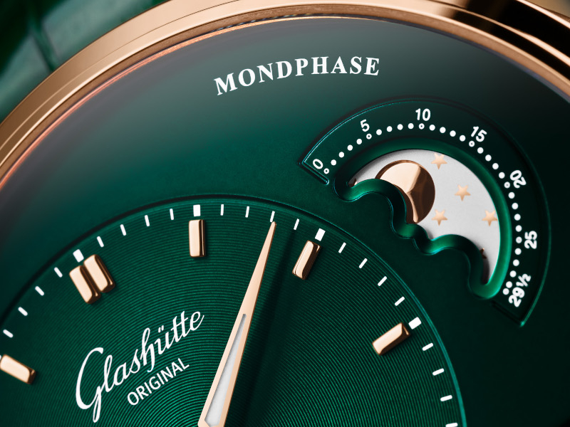 MONDPHASENANZEIGE_Glashütte Original_1-90-02-23-35-30_PML_RG_Green_Detail_1_rgb_25cm_600px